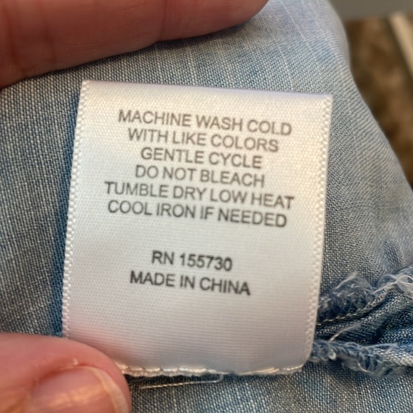 Jane & Delancey Oversized Chambray Shirt - Picture 7 of 7